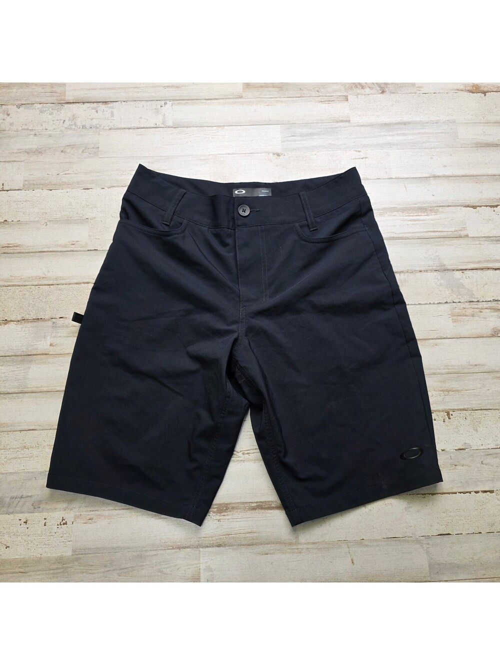 Oakley Shorts Men's 31 Black Regular Fit Polyester Casual Golf Athletic 11" ins
